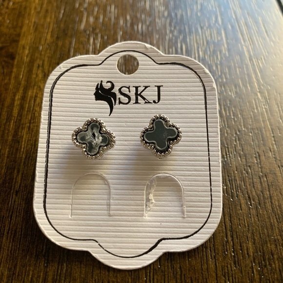 New Silver Stud Marbleized Earrings - Picture 1 of 2